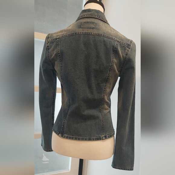 Classic Blue Denim Jacket for Women - Picture 5 of 7